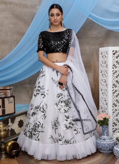 Reception Lehenga at best price in New Delhi by Varsha Fashion | ID:  13271156591