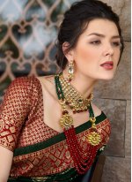 Imposing Weaving Bollywood Saree