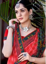 Invaluable Red Printed Casual Saree
