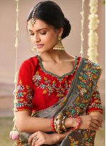 Invaluable Traditional Saree For Wedding