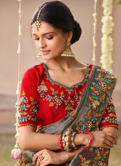 
                            Invaluable Traditional Saree For Wedding