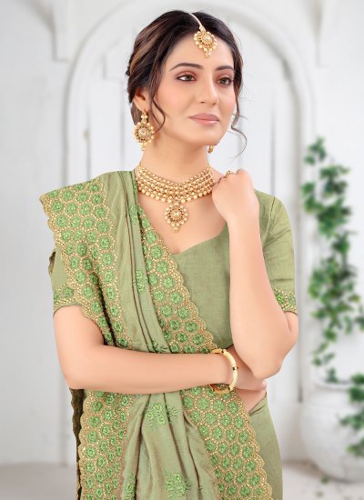Invigorating Vichitra Silk Green Silk Saree
