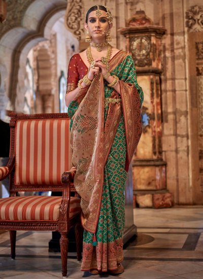 Jacquard Silk Classic Saree in Green