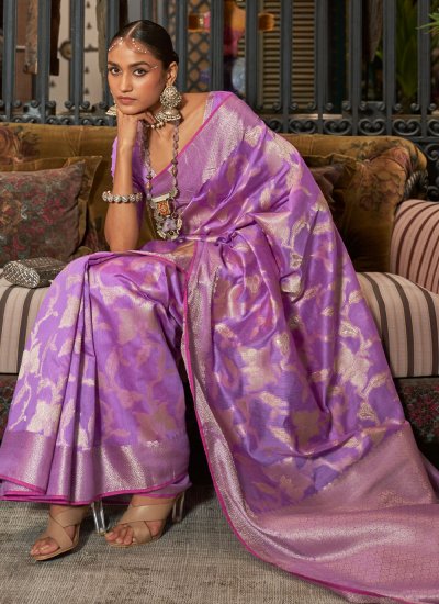 
                            Jazzy Handloom silk Weaving Designer Saree