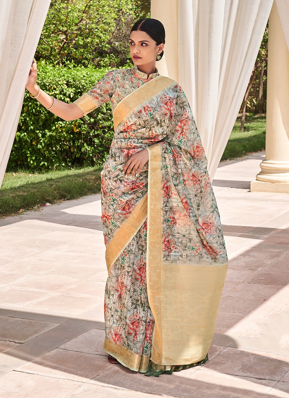 Linen Classic Saree in Multi Colour