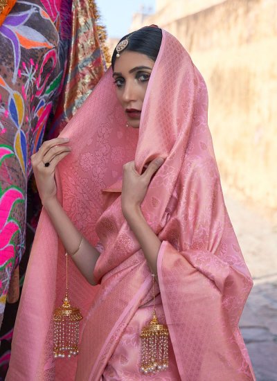 Lively Weaving Handloom silk Pink Classic Saree
