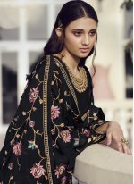 Lovable Resham Designer Pakistani Suit