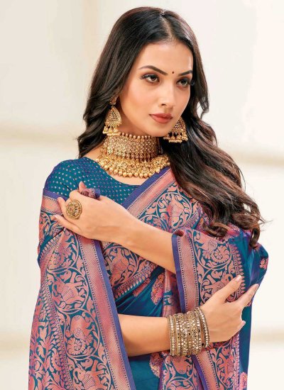 
                            Lovable Woven Party Classic Saree