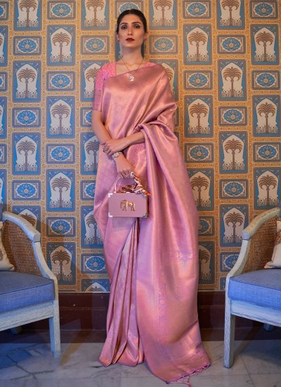 Magnetic Weaving Pink Handloom silk Trendy Saree