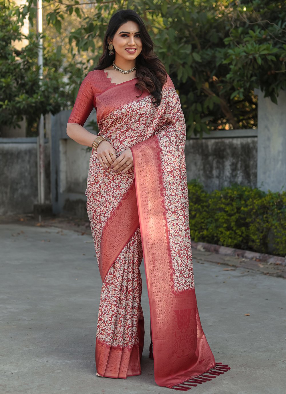 Heavy Saree - Buy Designer Sarees Online at Clothsvilla