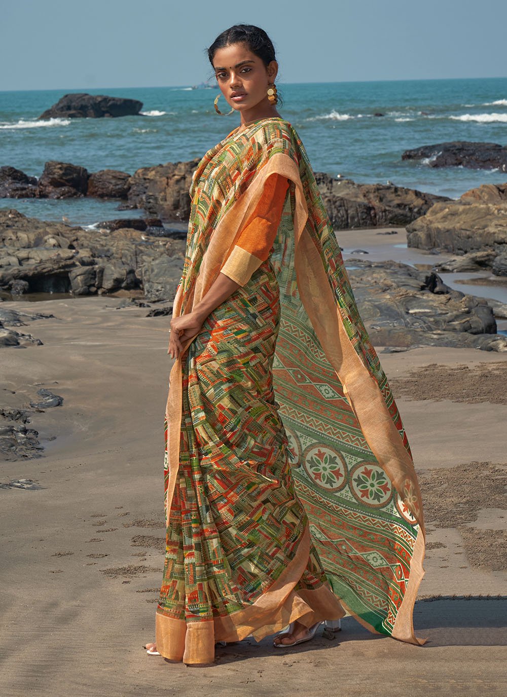 Buy Siril Women White & Black Printed, Geometric Print, Embellished, Floral  Print Chiffon Saree | sarees for Women| saree | sarees Online at Best  Prices in India - JioMart.