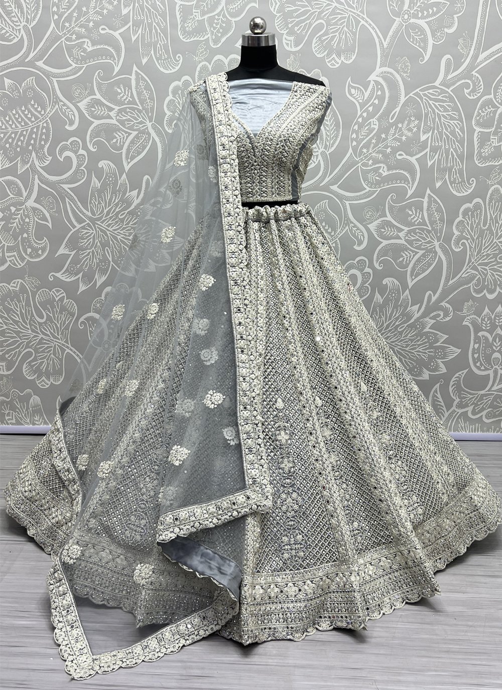 Buy Mehndi Outfit Georgette White Lehenga LLCV114484