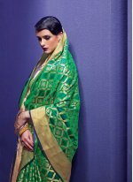 Patola Silk  Weaving Classic Saree in Green