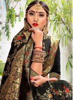 Phenomenal Black Silk Traditional Saree