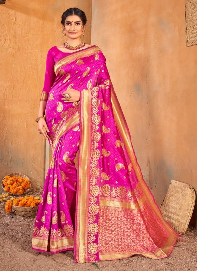 Preferable Banarasi Silk Weaving Fuchsia Classic Saree