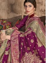 Pretty Fancy Jacquard Silk Magenta Classic Designer Saree