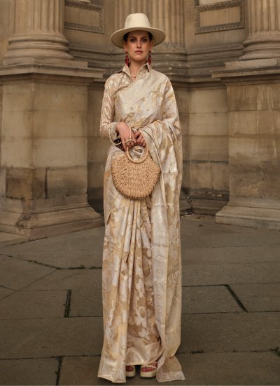 Ravishing Handloom Cotton Beige Weaving Classic Saree