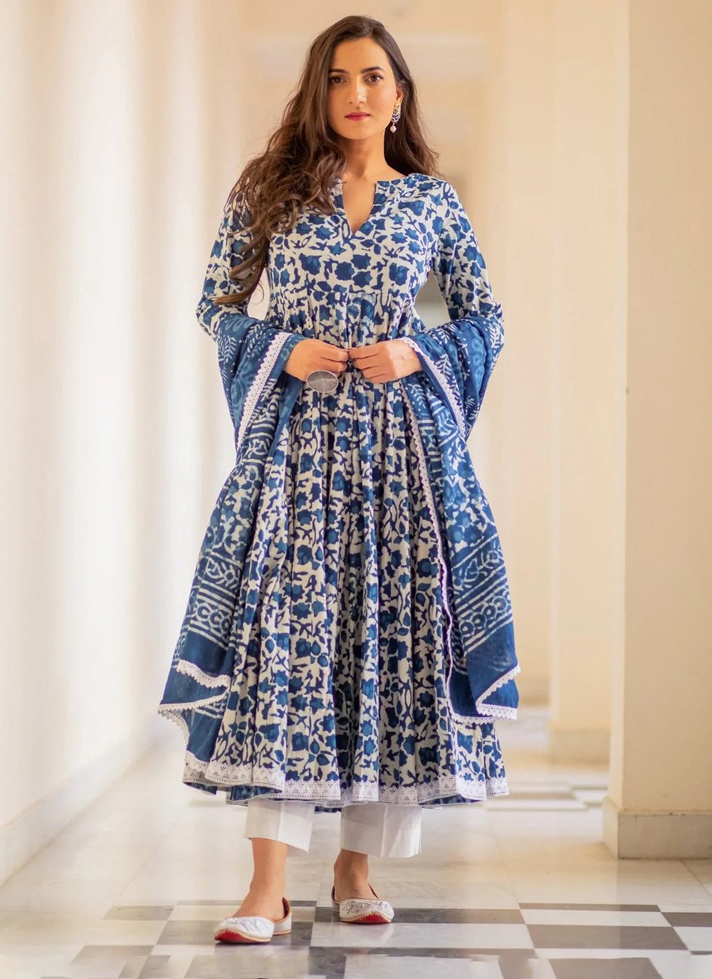 Refreshing Anarkali Salwar Kameez For Ceremonial -