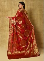 Renowned Weaving Silk Bandhej Saree