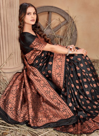 
                            Royal Trendy Saree For Mehndi