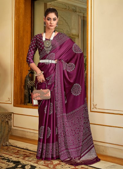 Black Saree - Buy Designer Sarees Online at Clothsvilla