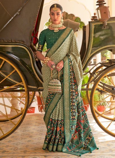 Scintillating Silk Sangeet Classic Saree