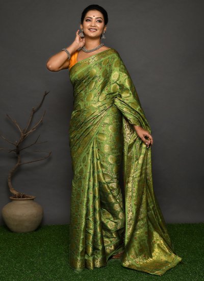 Sonorous Weaving Green Kanjivaram Silk Trendy Saree