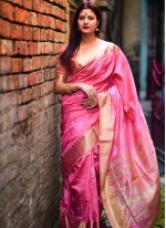 Sophisticated Weaving Silk Pink Traditional Saree