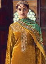 Sparkling Gold Embroidered Velvet Salwar Kameez