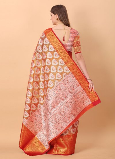 Striking Classic Saree For Casual