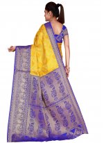 Striking Silk Weaving Traditional Designer Saree