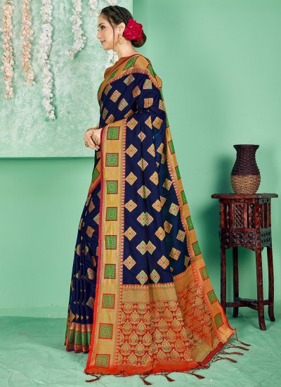 Swanky Traditional Saree For Ceremonial