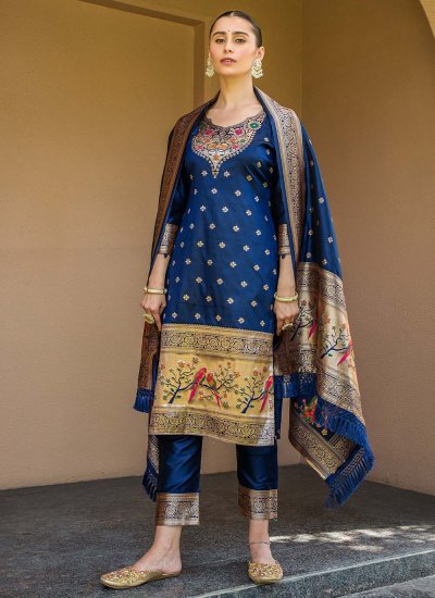 Tantalizing Zari Salwar Suit