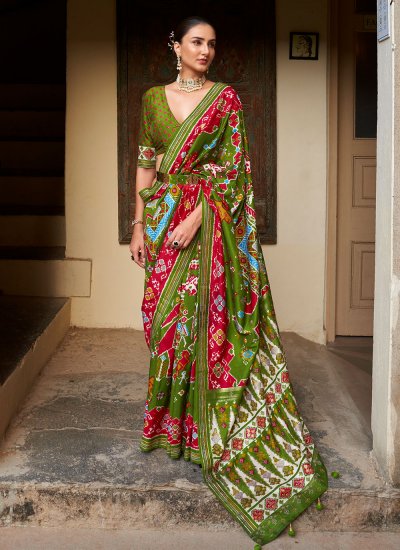 Tempting Patola Silk  Green Weaving Designer Saree