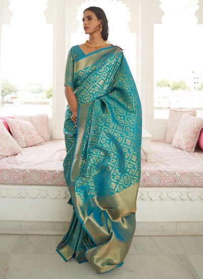 Thrilling Weaving Handloom silk Turquoise Traditional Saree