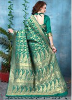 Titillating Weaving Green Art Banarasi Silk Traditional Designer Saree