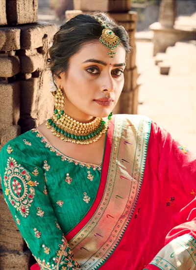
                            Topnotch Banarasi Silk Classic Designer Saree