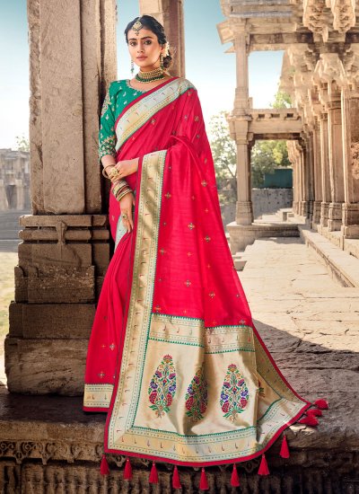 Topnotch Banarasi Silk Classic Designer Saree