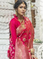 Traditional Designer Saree Weaving Banarasi Silk in Hot Pink