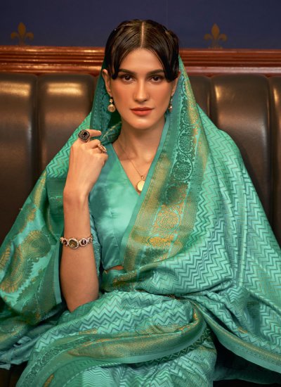 
                            Turquoise Color Classic Saree