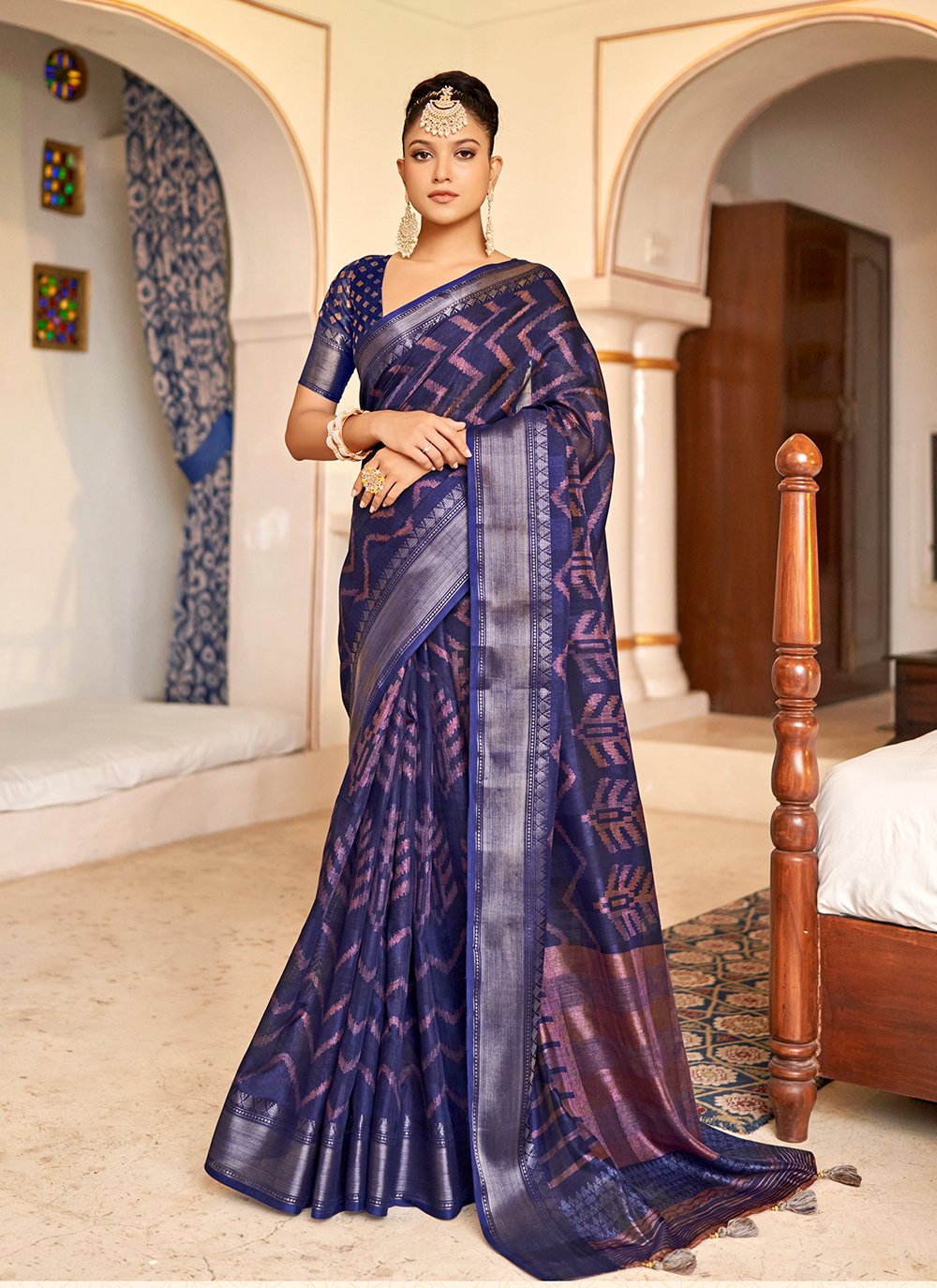 Saree For Workplace Attire - Dress to the Best and Light up the rest -  Aditri