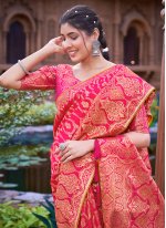Weaving Banarasi Silk Trendy Saree in Rani