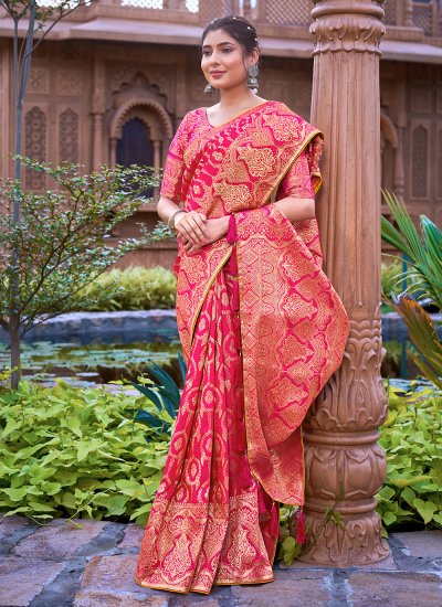 Weaving Banarasi Silk Trendy Saree in Rani
