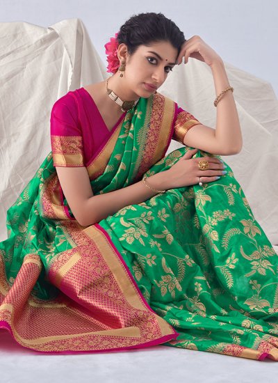 
                            Weaving Silk Trendy Saree in Green