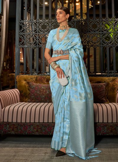 Winsome Weaving Handloom silk Blue Trendy Saree