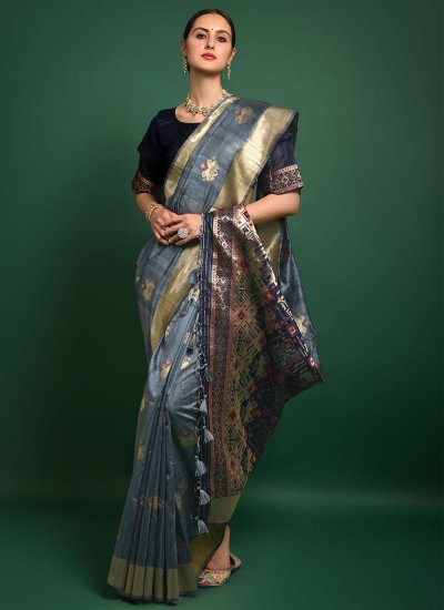 Wonderous Weaving Traditional Saree