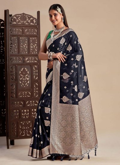 Adorable Kanjivaram Silk Woven Classic Saree