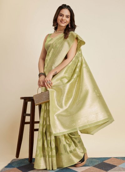 Alluring Weaving Banarasi Silk Saree