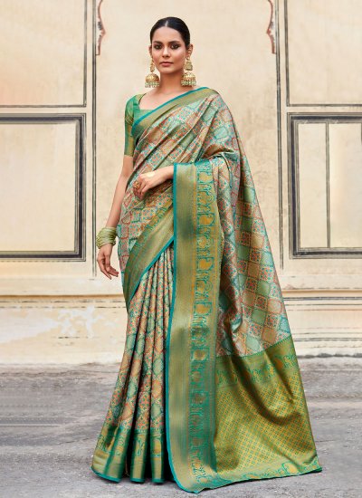 Amusing Pure Silk Weaving Green Classic Saree