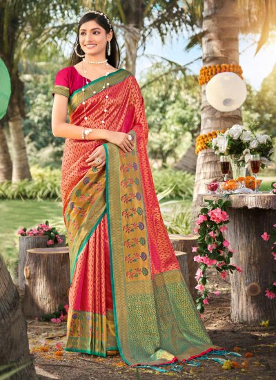 Beauteous Traditional Saree For Festival